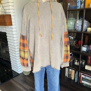 NEW - Easel Heather Green and Orange Sweatshirt with Relaxed Fit